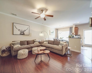 5657 Tipperlinn Way - Photo Thumbnail 23