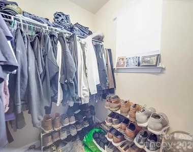 5657 Tipperlinn Way - Photo Thumbnail 9