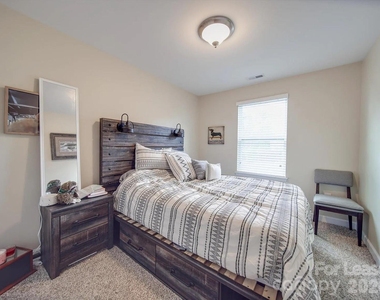 5657 Tipperlinn Way - Photo Thumbnail 8