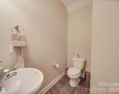 5657 Tipperlinn Way - Photo Thumbnail 17