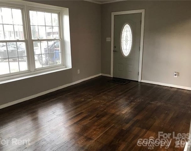 5027 Baylor Drive - Photo Thumbnail 4