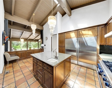 2300 Villa Heights - Photo Thumbnail 21