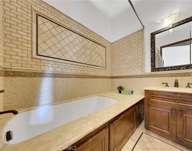 2300 Villa Heights - Photo Thumbnail 37