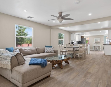 201 S Olive Street - Photo Thumbnail 5