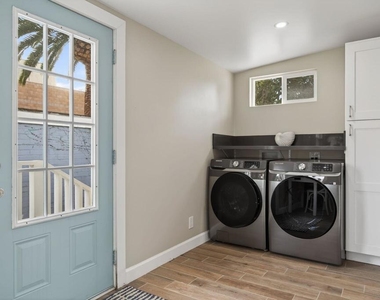 201 S Olive Street - Photo Thumbnail 26