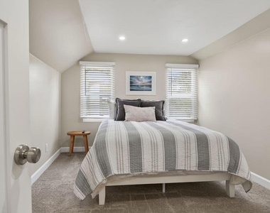 201 S Olive Street - Photo Thumbnail 19