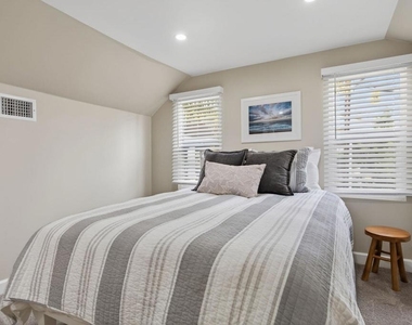 201 S Olive Street - Photo Thumbnail 20