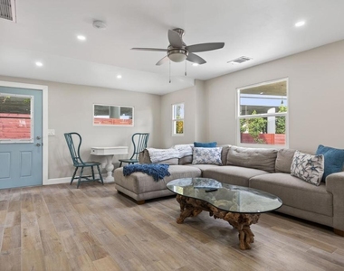 201 S Olive Street - Photo Thumbnail 15