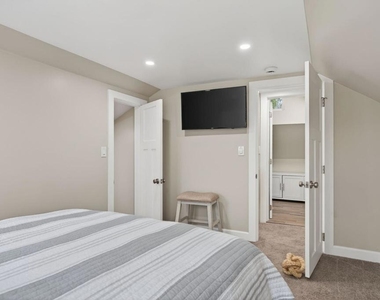 201 S Olive Street - Photo Thumbnail 21