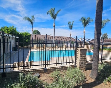 876 Tangerine Street - Photo Thumbnail 16