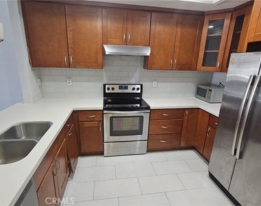876 Tangerine Street - Photo Thumbnail 3