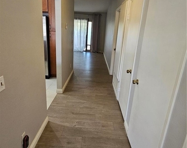 876 Tangerine Street - Photo Thumbnail 4