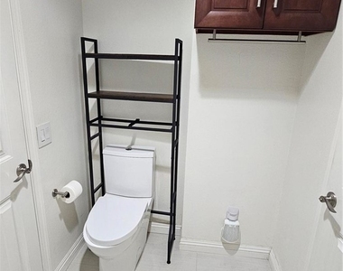 876 Tangerine Street - Photo Thumbnail 10