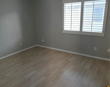 4558 Willis - Photo Thumbnail 9