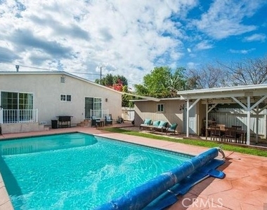 17827 Burbank Boulevard - Photo Thumbnail 29