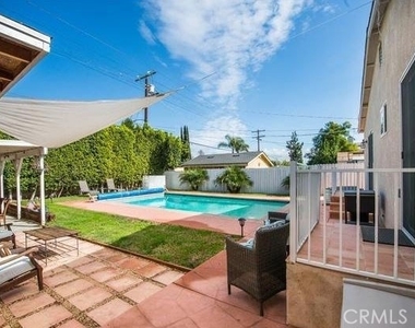 17827 Burbank Boulevard - Photo Thumbnail 20