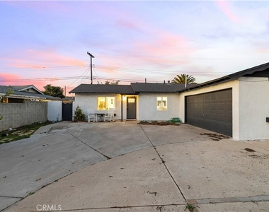 467 Susan Ave - Photo Thumbnail 33