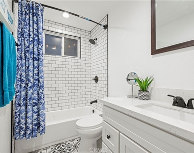 467 Susan Ave - Photo Thumbnail 17