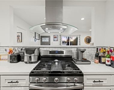 467 Susan Ave - Photo Thumbnail 5