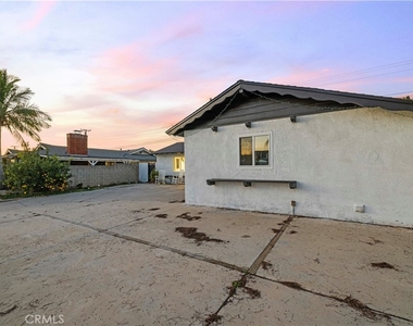 467 Susan Ave - Photo Thumbnail 34