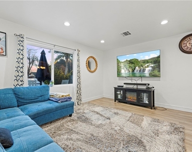 467 Susan Ave - Photo Thumbnail 11