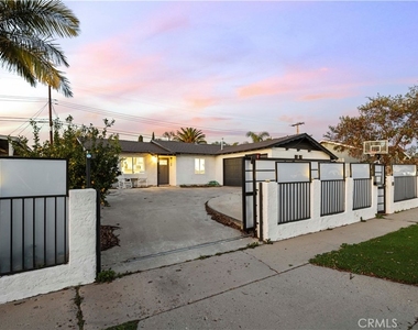 467 Susan Ave - Photo Thumbnail 1