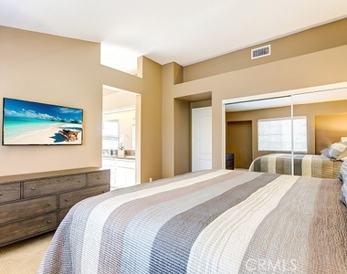 2439 Paseo Circulo - Photo Thumbnail 16