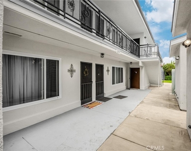 12571 Kensington Lane - Photo Thumbnail 8