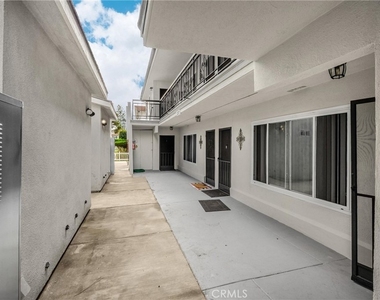 12571 Kensington Lane - Photo Thumbnail 7