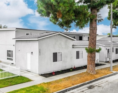12571 Kensington Lane - Photo Thumbnail 4