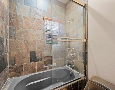 3263 New York Drive - Photo Thumbnail 28