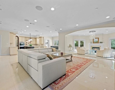 3263 New York Drive - Photo Thumbnail 2