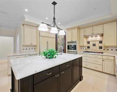 3263 New York Drive - Photo Thumbnail 10