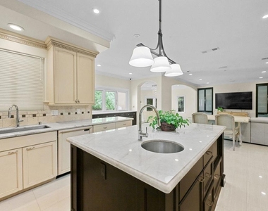 3263 New York Drive - Photo Thumbnail 12
