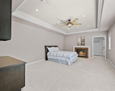 3263 New York Drive - Photo Thumbnail 41