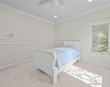 3263 New York Drive - Photo Thumbnail 53