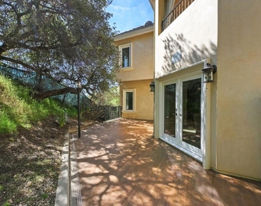 3263 New York Drive - Photo Thumbnail 60