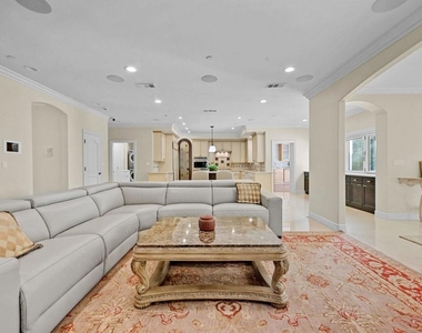 3263 New York Drive - Photo Thumbnail 3