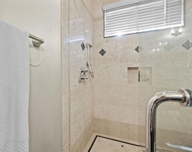 3263 New York Drive - Photo Thumbnail 33