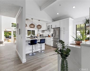 25662 Cresta Loma - Photo Thumbnail 10