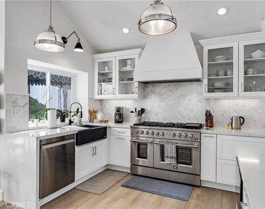 25662 Cresta Loma - Photo Thumbnail 16