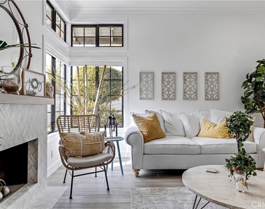 25662 Cresta Loma - Photo Thumbnail 9