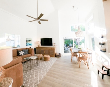 25662 Cresta Loma - Photo Thumbnail 25