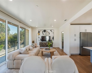 712 N Chestnut Avenue - Photo Thumbnail 9