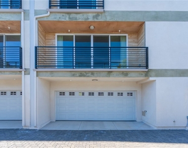 712 N Chestnut Avenue - Photo Thumbnail 3