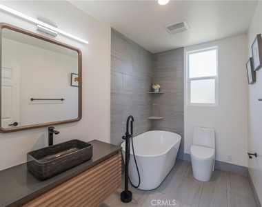 712 N Chestnut Avenue - Photo Thumbnail 12