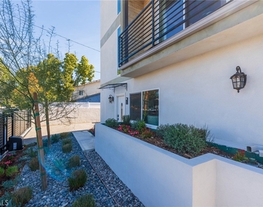 712 N Chestnut Avenue - Photo Thumbnail 4