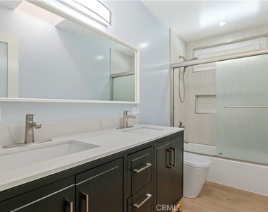 928 Seaside Court - Photo Thumbnail 15