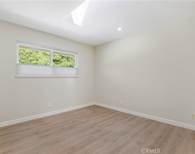 928 Seaside Court - Photo Thumbnail 14