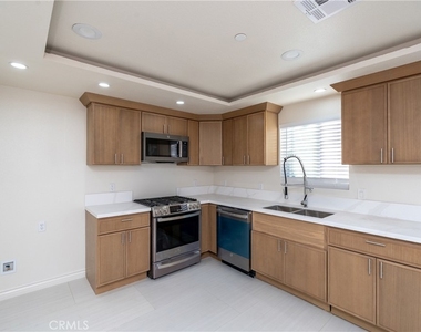 620 Silver Spur Way - Photo Thumbnail 3